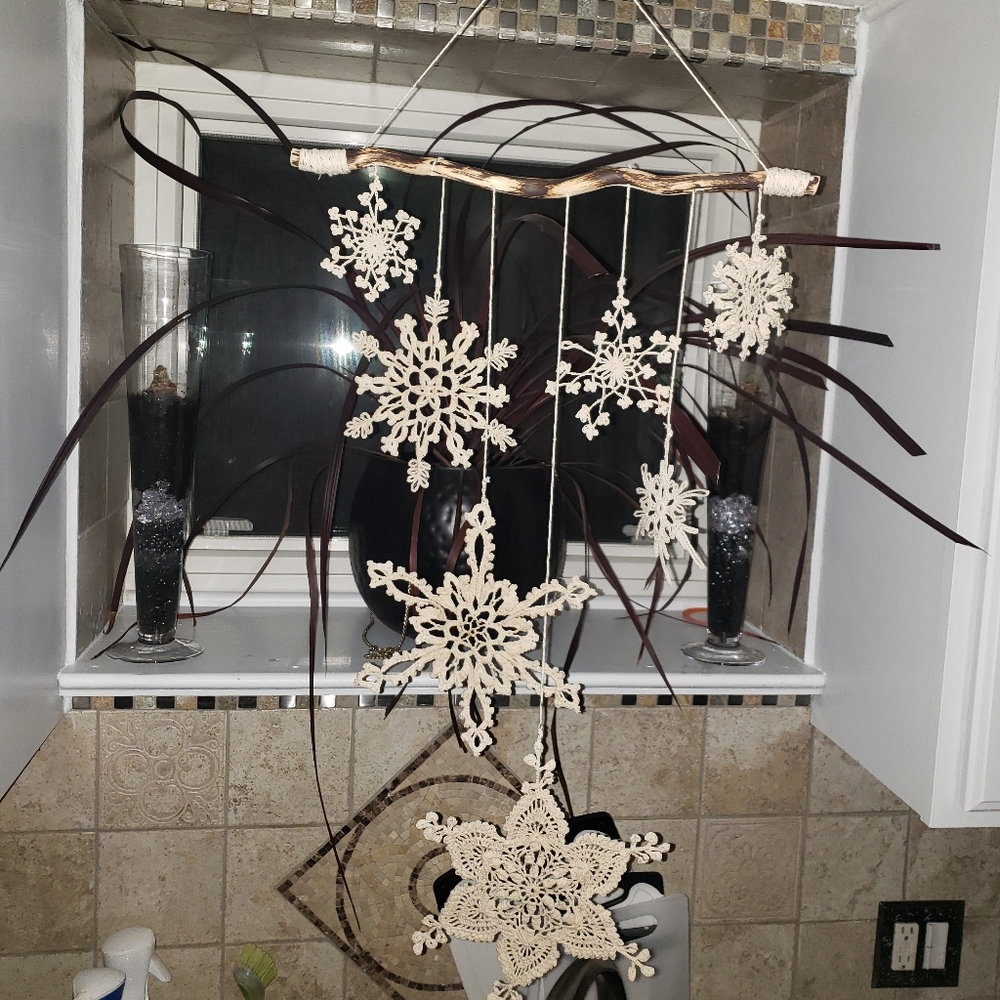 Hand crotchet Christmas arrangement for window, wall. #9